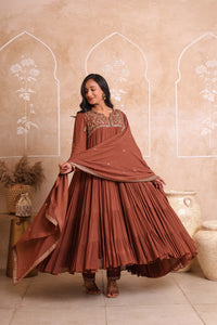 Mehru Noor - Anarkali Kurta Set | Vintage Zardosi Elegance