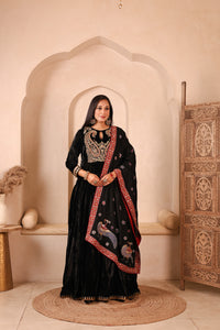 Nazuk Kinari Mayur